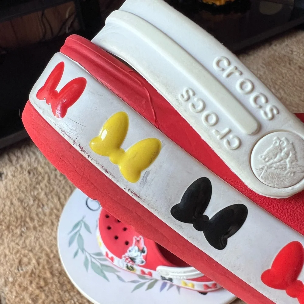 Crocs FunLab Disney Minnie Mouse Toddler Sandals size 1.